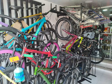 Almacén de Bicicletas Ruiz - Almacén de bicicletas, Taller de bicicletas, Repuestos para bicicletas, Accesorios, Mantenimiento ciclas. Barrio Cedritos, norte de Bogotá.
