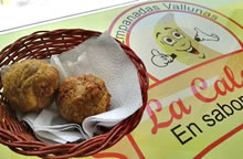 Empanadas Vallunas la Caleñita - Sede Principal. Barrio Cedritos, norte de Bogotá.  Venta de Aborrajados, Marranitas, Empanadas, Papas Rellenas, Flauta Rellena, Dedos de Queso, Chuleta Valluna, Patacón, Lulada, Champus.  Lo mejor de Cali.