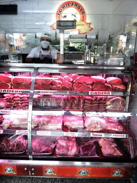 Lomicarnes. Servicio domicilio venta de carnes, res, pollo, pescado, ternera, visceras. Barrio Cedritos, norte de Bogotá.  Venta de carnes finas. Especialidad en ganado costeño.