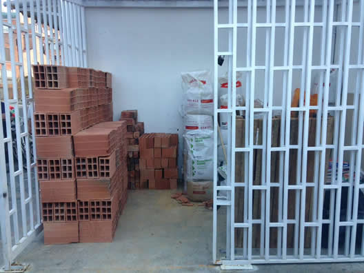 Depósito y Ferretería San Fernando. Cedritos, norte de Bogotá. Domicilios. Venta de materiales para construcción. Servicio de plomería, electricidad, cerrajería.
