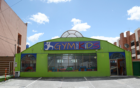 Gym for kids. Barrio Cedritos, Norte de Bogotá. Gimnasio infantil esclusivo para niños y niñas.  Natación, patinaje, gimnasia, taekwondo y fiestas infantiles.